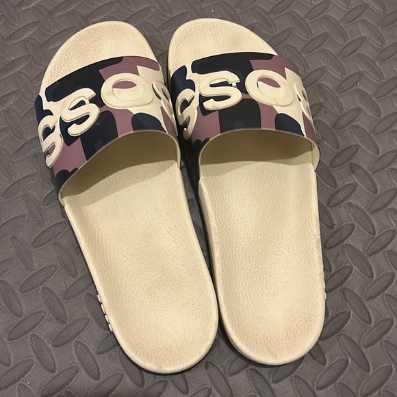 Hugo Boss Made in Italy Beach Slides - Picture 3 of 5